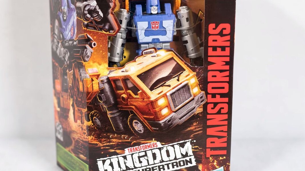 Transformers Kingdom Huffer  (10 of 37)